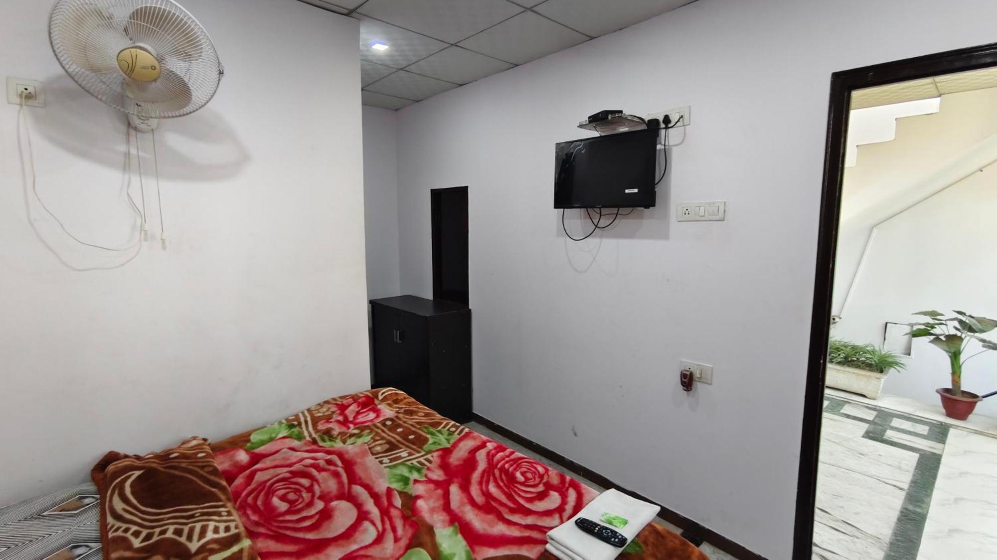Rajdhani Guest House Faridabad Dış mekan fotoğraf